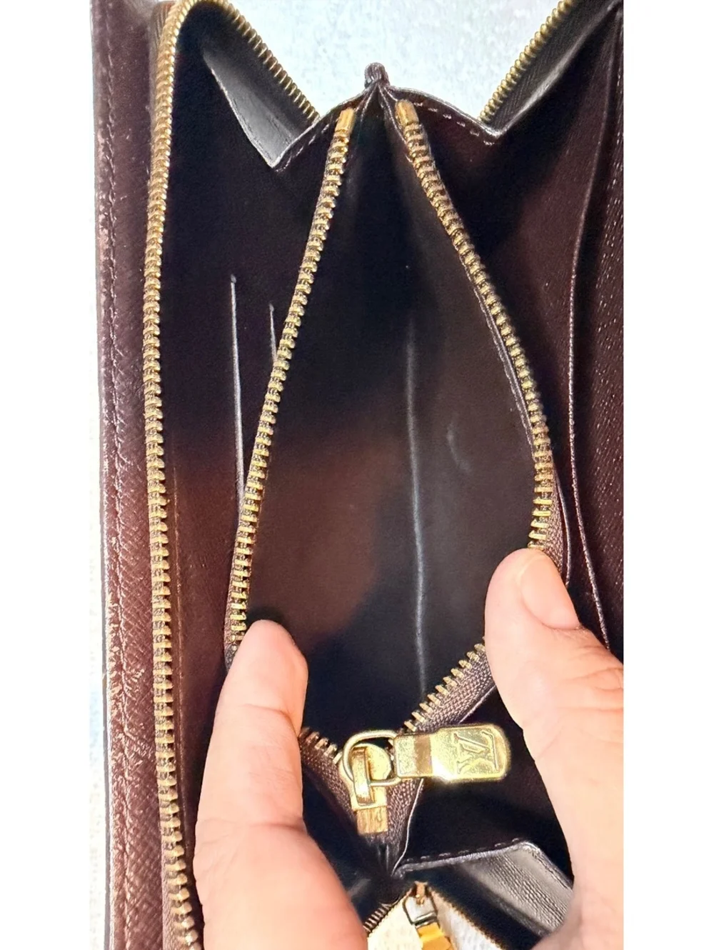 Louis Vuitton Damier Ebene Zippy Wallet - CA0012